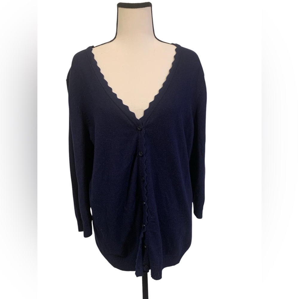 Isaac Mizrahi | navy blue scalloped edge cardigan